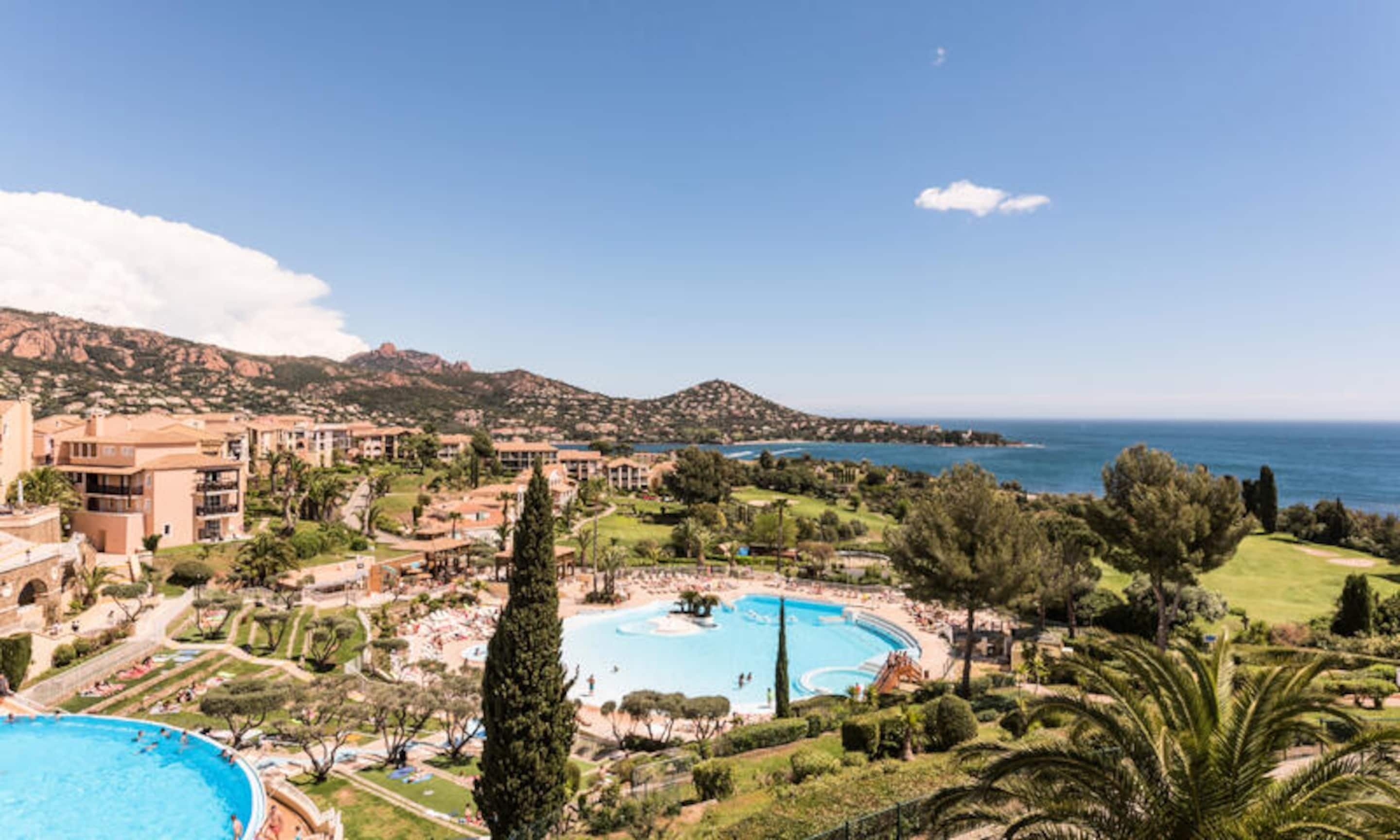 Apartment | Pool | Outdoor pool