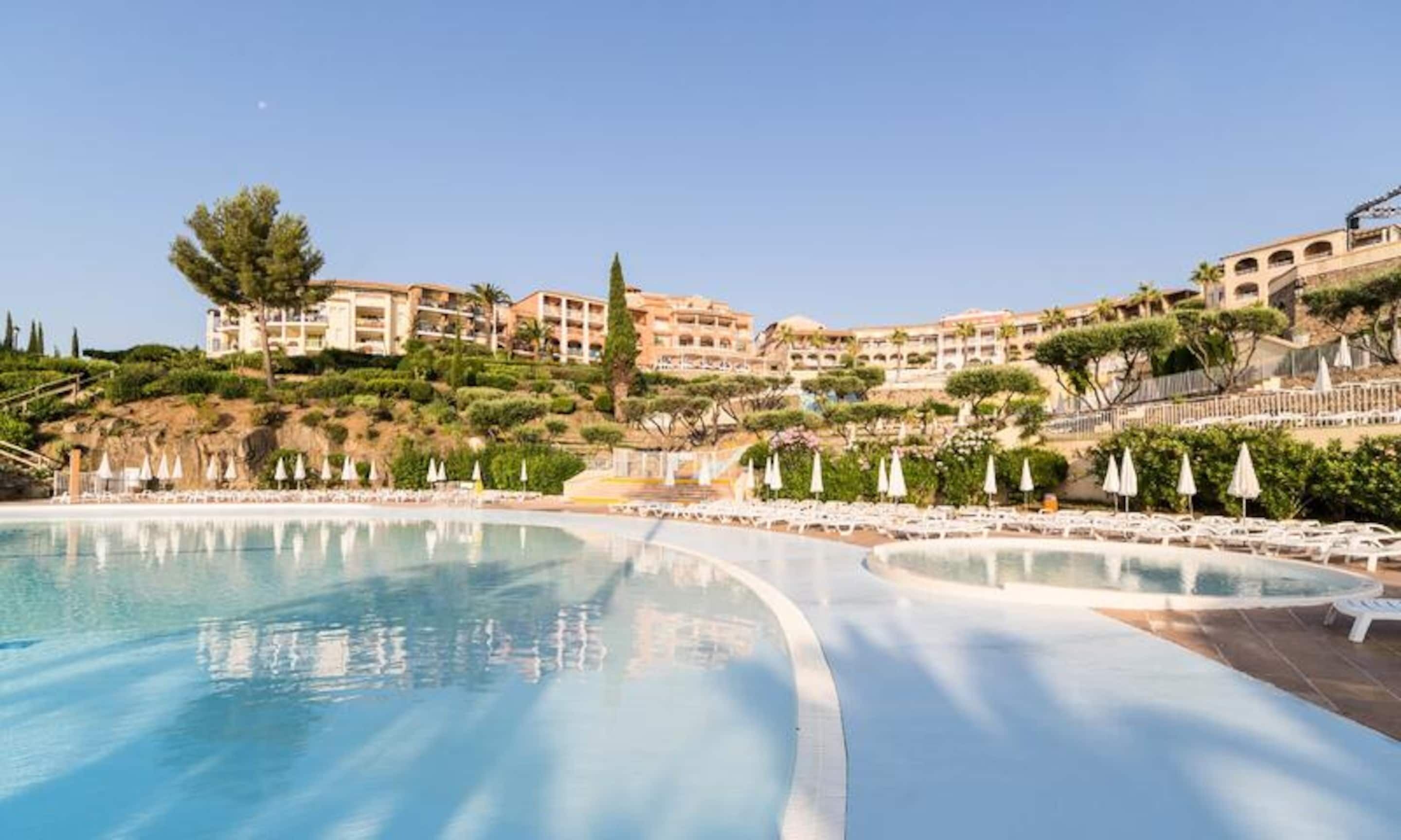 Apartment | Pool | Outdoor pool