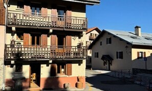 Exterior - House in Les Allues Near Gondola Lift (Les Allues)