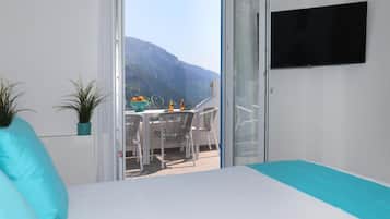 Villa Deluxe, balcone, vista mare | Ferro/asse da stiro, Wi-Fi gratuito