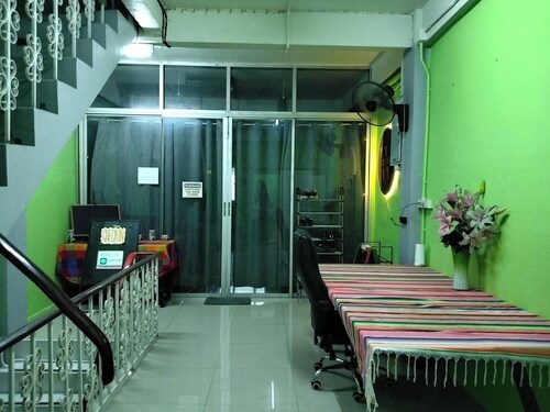 Room-a Classic Hostel Next to W District