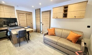 Living area - Studio Apartment, Sleeps 2, Megeve (Megeve)