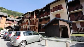 Unclassified image, 2 of 3, button - 3-room Apartment for 4 People, 3-star Rating, West-facing (Valloire)