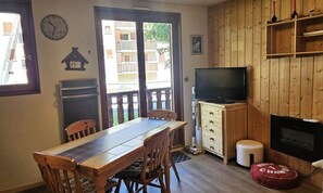 Dining - 3-room Apartment for 4 People, 3-star Rating, West-facing (Valloire)
