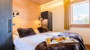Room - 4-star Apartment in Les Saisies - Sleeps 8 (Hauteluce)