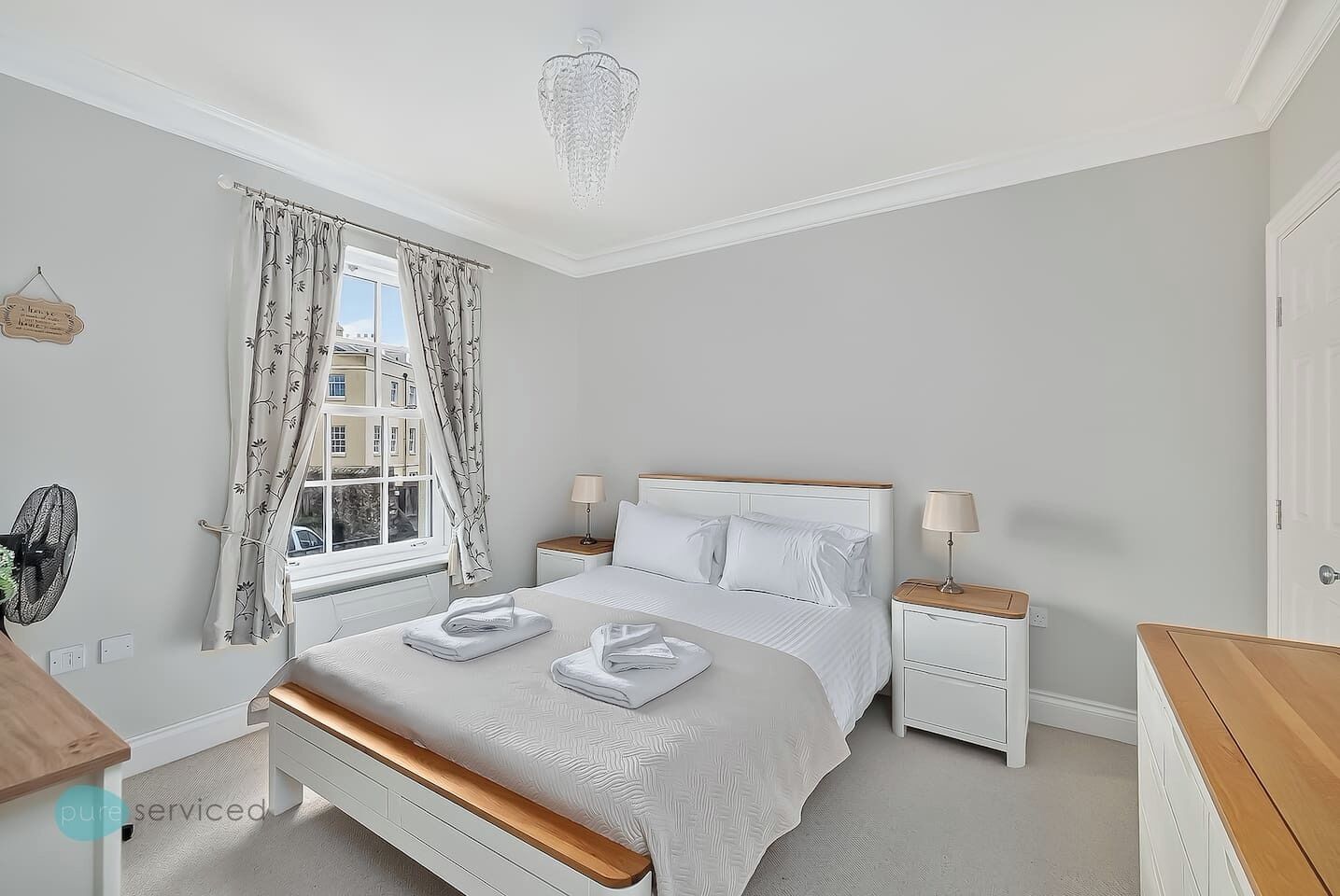 3 habitaciones, tabla de planchar con plancha y wifi gratis 