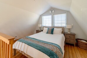 Tabla de planchar con plancha, wifi y ropa de cama 