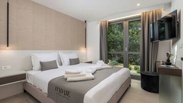 Coffres-forts dans les chambres, bureau, rideaux occultants