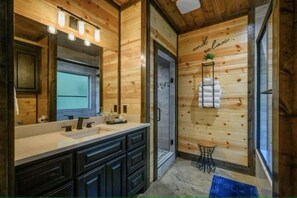 Hair dryer - Broken Bow Luxury Cabin | Hot Tub | Game Room (Broken Bow)