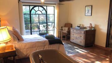 Fer et planche Ă repasser, Wi-Fi, draps fournis