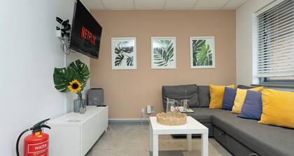 Open Mind Property - Spacious 2BR Flat City Views