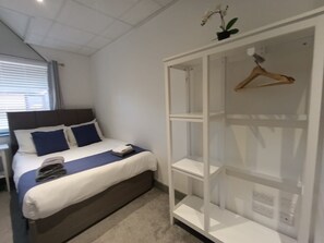 2 habitaciones, wifi gratis y ropa de cama 