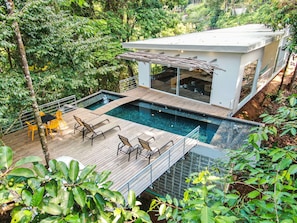 Outdoor pool - Casa Bromelia - Floating Jungle Retreat-pets allowed (Puntarenas)