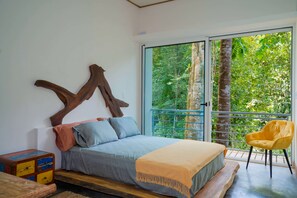 4 bedrooms, WiFi, bed sheets - Casa Bromelia - Floating Jungle Retreat-pets allowed (Puntarenas)