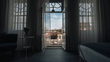 Deluxe Studio Suite, Balcony, City View | Free WiFi