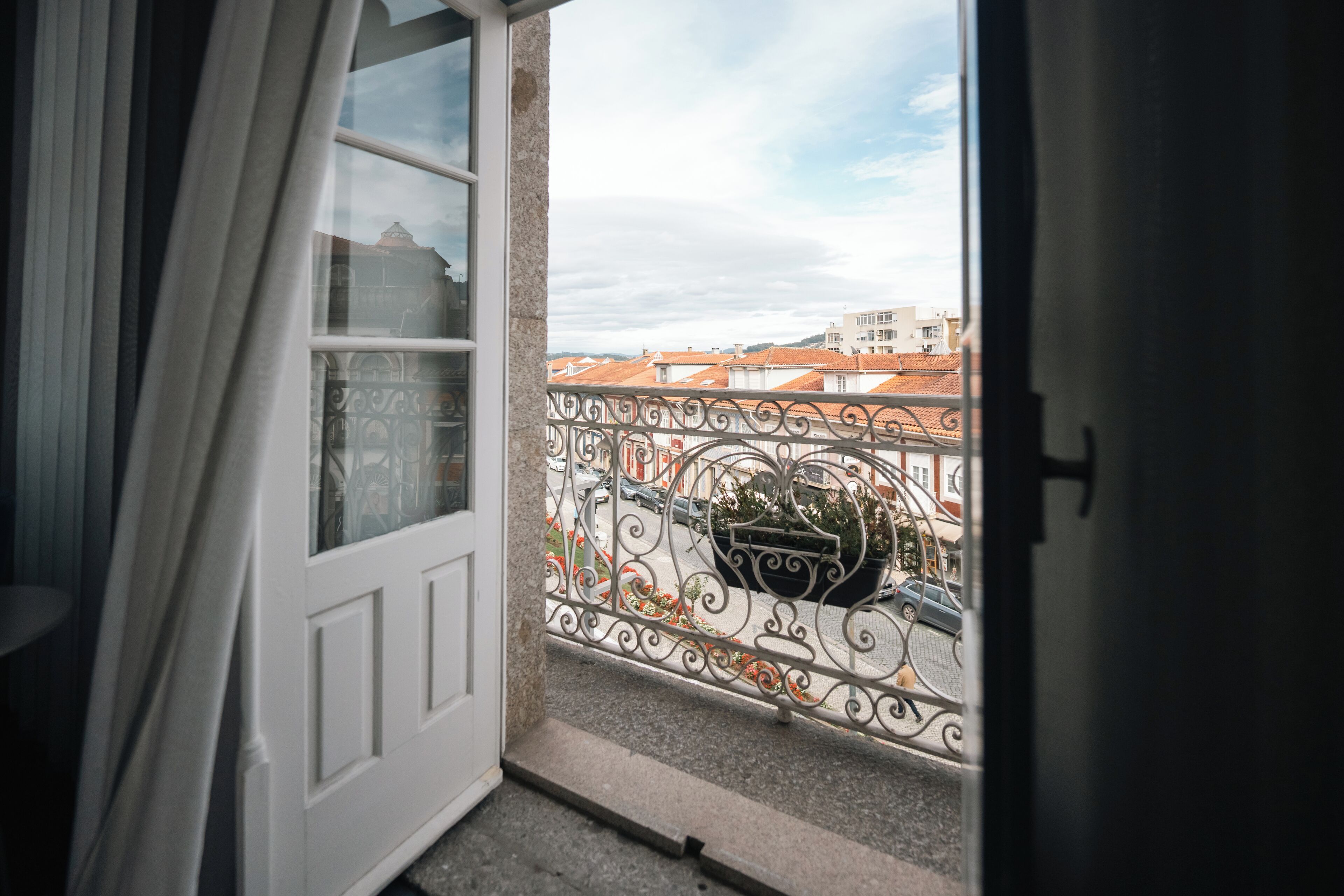 Deluxe Studio Suite, Balcony, City View | Bathroom | Shower, hair dryer, towels, soap