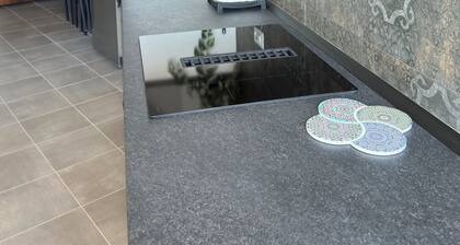 B Room with shared bathroom; Sweet Home Fleming