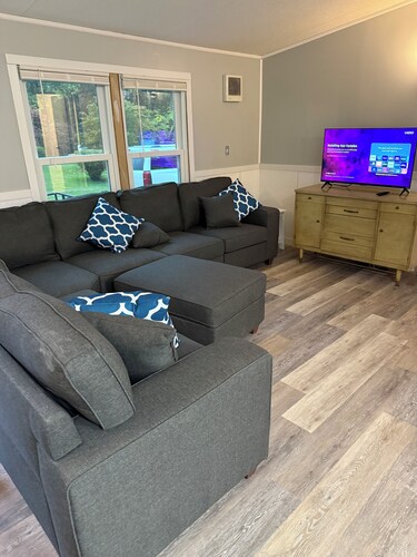 Quaint, newly renovated 3-bedroom house in Grampian.