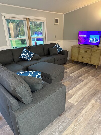 Quaint, newly renovated 3-bedroom house in Grampian.