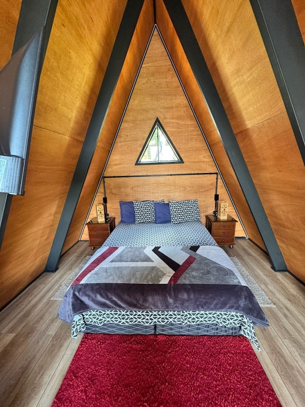 Comfort chalet, 1 queensize bed, privébadkamer, uitzicht op bergen | Gratis wifi