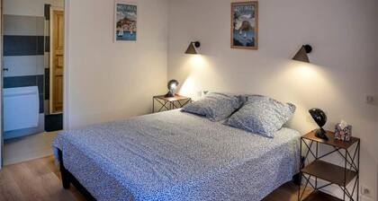 Houses & Villas for 10 People