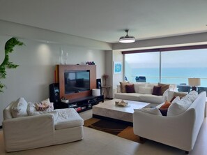 TV - Luxury apartment on the beach with beautiful views (Puerto Vallarta)