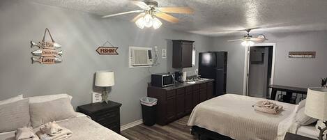 1 habitación, wifi y ropa de cama