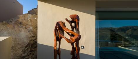 المنطقة المحيطة بالمنشأة