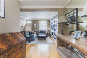 Interior - Stylish Chelsea Escape with Charm (London)