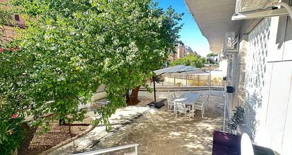 C Room with shared bathroom; Sweet Home Fleming