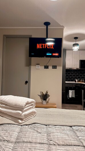 1 bedroom, iron/ironing board, WiFi, bed sheets - Views of Valparaíso 617 (Valparaíso)