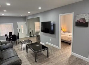 Living area - Top level of home near Capitol Hill/RFK sleeps 8 (Washington)