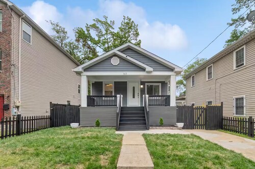 Top level of home near Capitol Hill/RFK sleeps 8