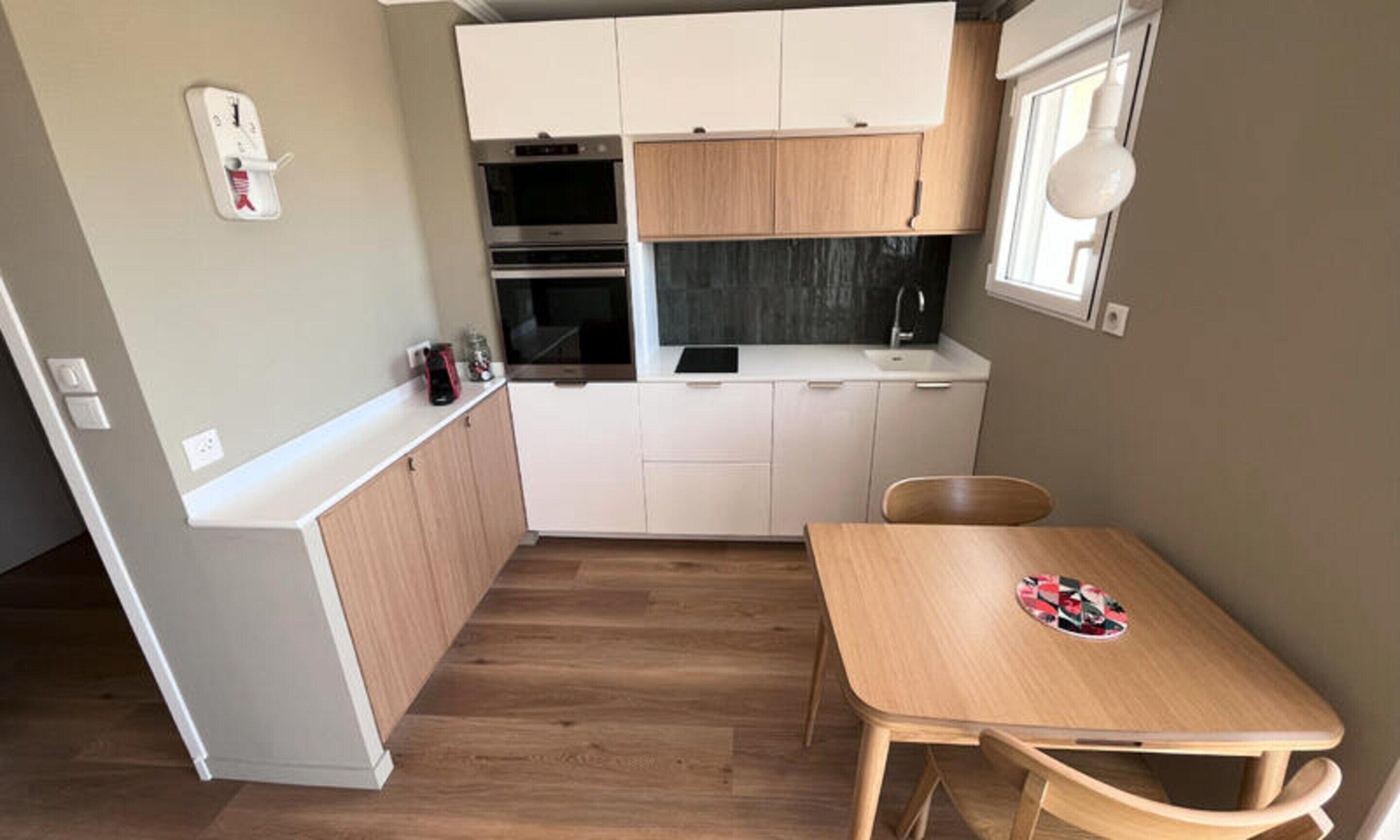 Fridge, microwave, oven, coffee/tea maker