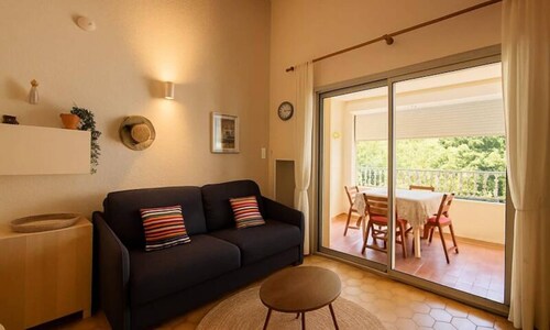 Apartment in Le Brusc Near the Port