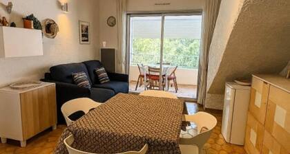 Apartment in Le Brusc Near the Port