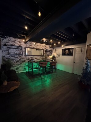 Interior - The Luxe Ledge 4bedroom 4bathroom home with scenic views (Peninsula)