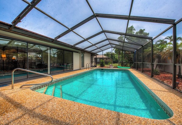 Pool - Beautiful 2-bedroom home, heated pool, close to Downtown, Beaches in Venice FL (Venice)