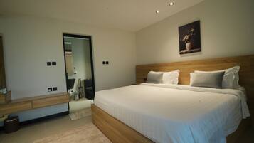 5 makuuhuonetta, silitysrauta/-lauta, internet, vuodevaatteet