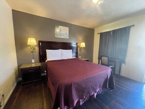 Økonomirom, 1 queensize-seng, ikke-røyk | Skrivebord, skrivebord for bærbar PC og wi-fi (inkludert)