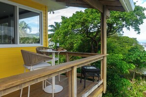 Property grounds - 2 Bedroom Waterfront Retreat w/ Dock Close to Dining, Diving, and Westend (West End)