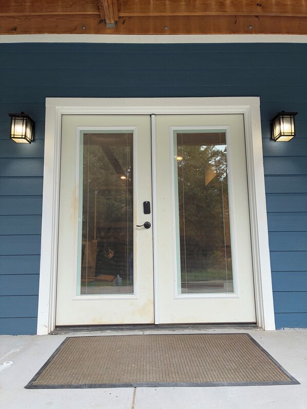 Exterior detail - Spacious Guest Suite ~ 20 mins to Asheville (Leicester)