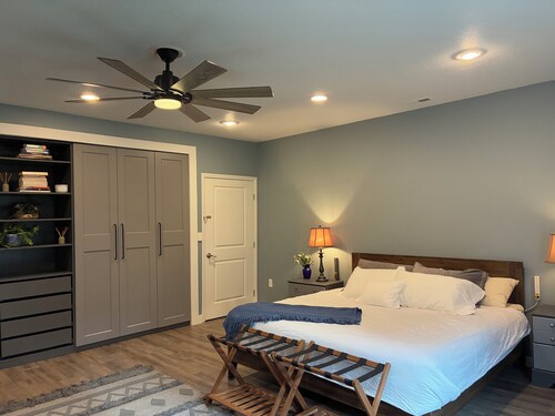 Spacious Guest Suite ~ 20 mins to Asheville