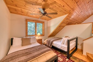 3 bedrooms, WiFi, bed sheets - Meadow Rue Retreat @ Brickyard Creek (Bayfield)