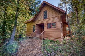 Exterior - Meadow Rue Retreat @ Brickyard Creek (Bayfield)