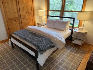 3 bedrooms, WiFi, bed sheets - Meadow Rue Retreat @ Brickyard Creek (Bayfield)