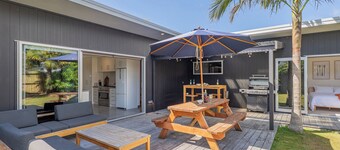 Summer Palms - Tairua Holiday Home