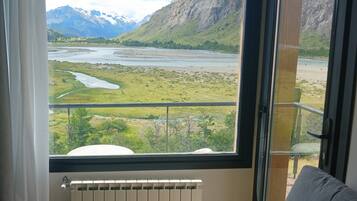 Dobbeltrom – premium, fjellutsikt | Oppholdsområde