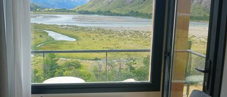 Premium Apartment, Mountain View | Living area