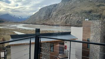 Premium Apartment, Mountain View | Balcony